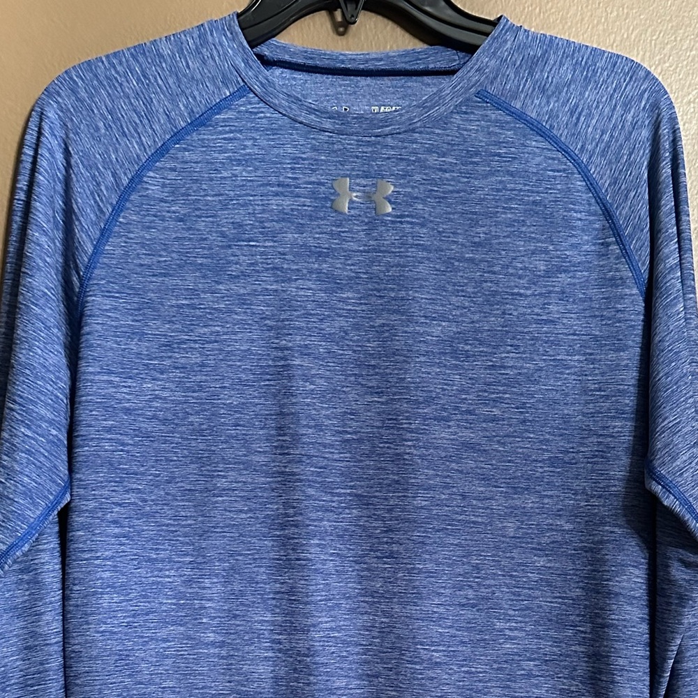 Like New Under Armour Men's Long Sleeve Tee